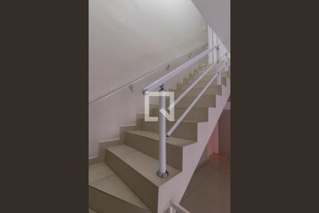 Escada de casa à venda com 2 quartos, 68m² em Vila Augusta, Guarulhos