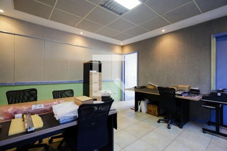 Casa à venda com 300m², 4 quartos e 2 vagas Casa à venda com 300m², 4 quartos e 2 vagasEscritório - Sala 3