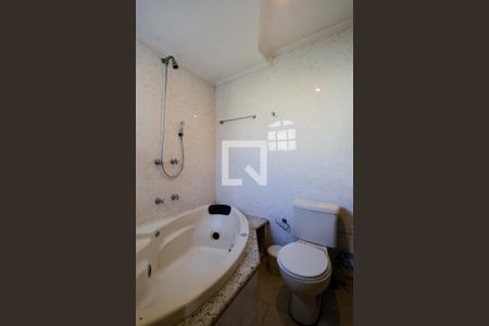Banheiro da Suíte de casa à venda com 4 quartos, 300m² em Chora Menino, São Paulo