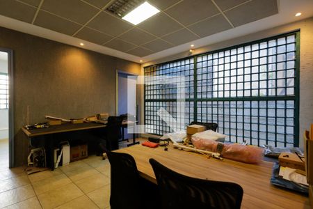 Casa à venda com 300m², 4 quartos e 2 vagas Casa à venda com 300m², 4 quartos e 2 vagasEscritório - Sala 3