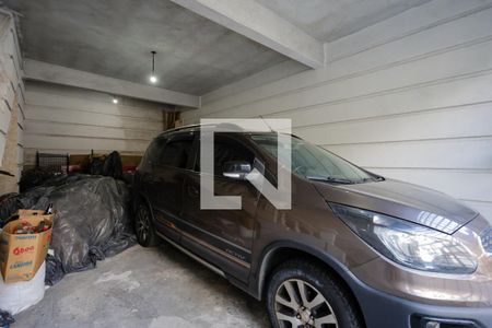 Casa à venda com 300m², 4 quartos e 2 vagas Casa à venda com 300m², 4 quartos e 2 vagasGaragem
