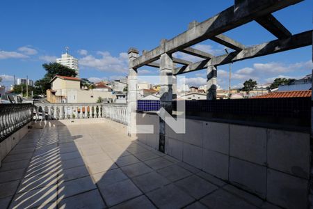 Casa à venda com 300m², 4 quartos e 2 vagas Casa à venda com 300m², 4 quartos e 2 vagasTerraço