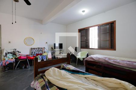 Casa à venda com 300m², 4 quartos e 2 vagas Casa à venda com 300m², 4 quartos e 2 vagasEdícula - Quarto