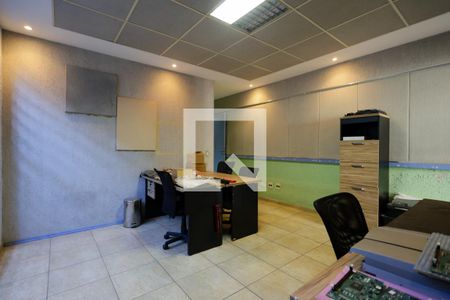 Casa à venda com 300m², 4 quartos e 2 vagas Casa à venda com 300m², 4 quartos e 2 vagasEscritório - Sala 3