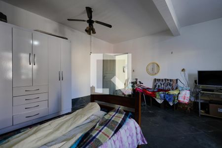 Casa à venda com 300m², 4 quartos e 2 vagas Casa à venda com 300m², 4 quartos e 2 vagasEdícula - Quarto