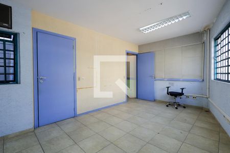 Casa à venda com 300m², 4 quartos e 2 vagas Casa à venda com 300m², 4 quartos e 2 vagasEscritório - Sala 2