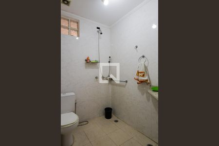 Casa à venda com 300m², 4 quartos e 2 vagas Casa à venda com 300m², 4 quartos e 2 vagasBanheiro 1