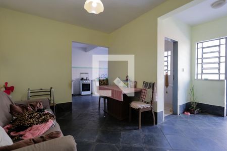 Casa à venda com 300m², 4 quartos e 2 vagas Casa à venda com 300m², 4 quartos e 2 vagasEdícula - Sala