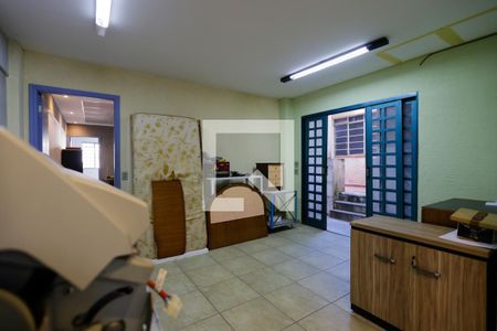 Casa à venda com 300m², 4 quartos e 2 vagas Casa à venda com 300m², 4 quartos e 2 vagasEscritório - Sala 1