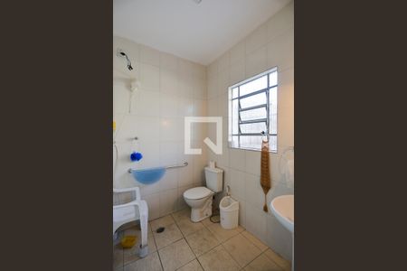 Casa à venda com 300m², 4 quartos e 2 vagas Casa à venda com 300m², 4 quartos e 2 vagasEdícula - Banheiro