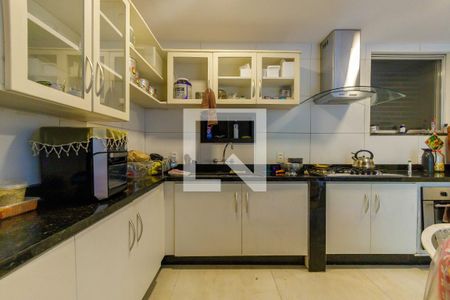 Casa de condomínio à venda com 445m², 7 quartos e 3 vagas Casa de condomínio à venda com 445m², 7 quartos e 3 vagasCozinha