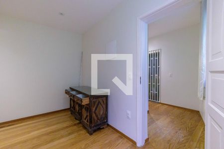 Casa de condomínio à venda com 445m², 7 quartos e 3 vagas Casa de condomínio à venda com 445m², 7 quartos e 3 vagasSaleta