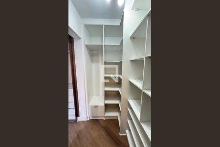 Casa à venda com 153m², 3 quartos e 2 vagasSuite 1 - Closet