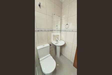 Casa à venda com 153m², 3 quartos e 2 vagasBanheiro da Suíte 2