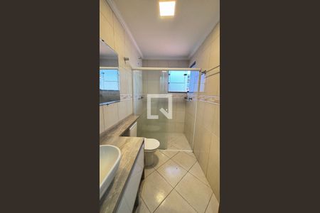 Casa à venda com 153m², 3 quartos e 2 vagasBanheiro da Suíte 1