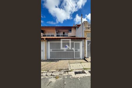 Casa à venda com 153m², 3 quartos e 2 vagasFachada