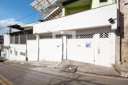 Fachada de casa para alugar com 2 quartos, 80m² em Bandeiras, Osasco