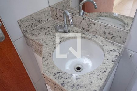 Apartamento para alugar com 52m², 2 quartos e 2 vagas Apartamento para alugar com 52m², 2 quartos e 2 vagasBanheiro da suíte