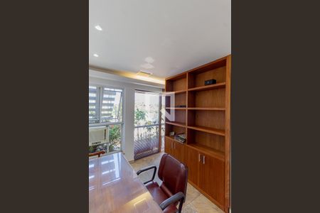 Apartamento à venda com 320m², 3 quartos e 1 vagaEscritório - 2 andar