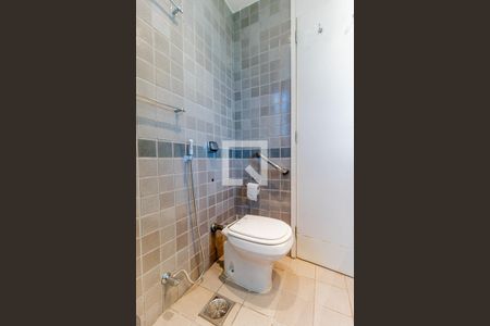 Apartamento à venda com 320m², 3 quartos e 1 vagaBanheiro da Suíte 1 - 1 andar