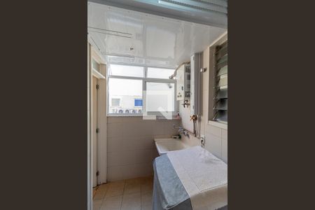 Apartamento à venda com 320m², 3 quartos e 1 vagaÁrea de Serviço