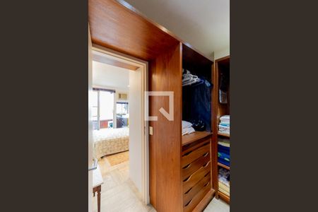 Apartamento à venda com 320m², 3 quartos e 1 vagaCloset da suíte 3 - 2 andar