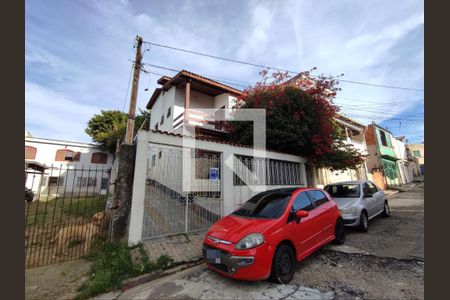 Casa para alugar com 300m², 5 quartos e 3 vagasFachada