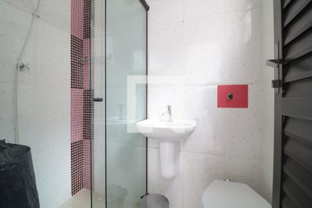 Casa à venda com 95m², 2 quartos e 1 vagaÁrea de serviço