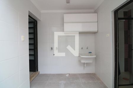 Casa à venda com 95m², 2 quartos e 1 vagaÁrea de serviço
