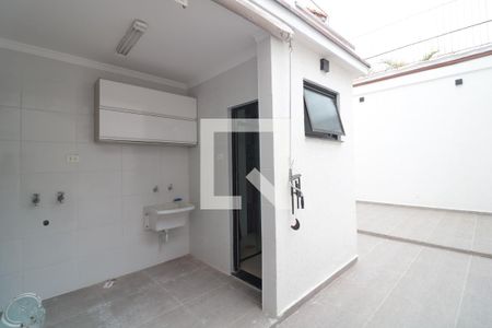 Casa à venda com 95m², 2 quartos e 1 vagaÁrea de serviço