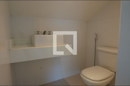 Casa de condomínio à venda com 600m², 6 quartos e 3 vagasBanheiro 2