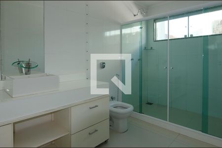 Casa de condomínio à venda com 600m², 6 quartos e 3 vagasBanheiro da Suíte 3