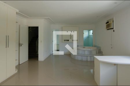 Casa de condomínio à venda com 600m², 6 quartos e 3 vagasSuite 3