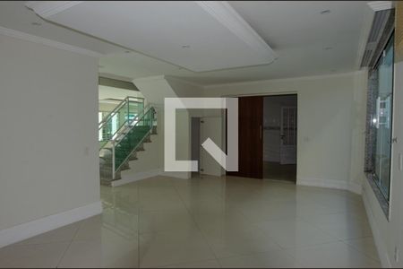 Casa de condomínio à venda com 600m², 6 quartos e 3 vagasSala 2