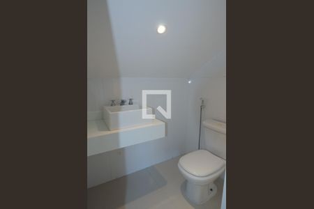 Casa de condomínio à venda com 600m², 6 quartos e 3 vagasBanheiro 2