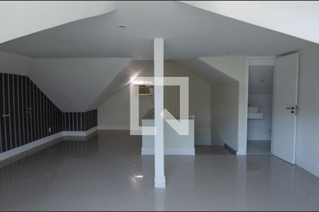 Casa de condomínio à venda com 600m², 6 quartos e 3 vagasSala de Tv