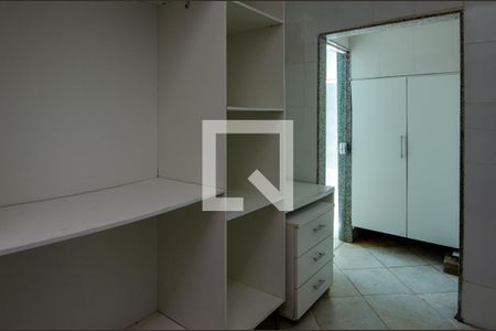 Casa de condomínio à venda com 600m², 6 quartos e 3 vagasÁrea de serviço