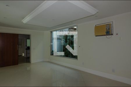 Casa de condomínio à venda com 600m², 6 quartos e 3 vagasSala 2