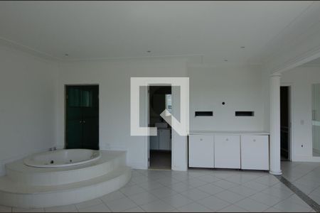 Casa de condomínio à venda com 600m², 6 quartos e 3 vagasBanheiro da Suíte 2