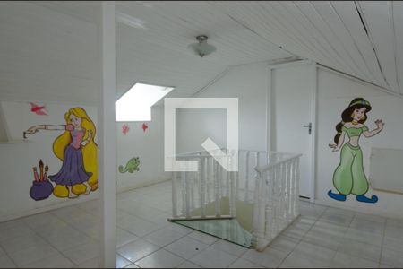 Casa de condomínio à venda com 600m², 6 quartos e 3 vagasSótão