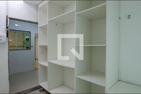 Casa de condomínio à venda com 600m², 6 quartos e 3 vagasÁrea de serviço