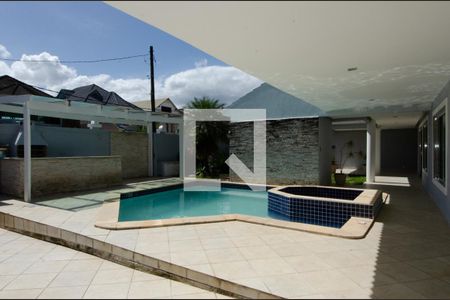 Casa de condomínio à venda com 600m², 6 quartos e 3 vagasVaranda