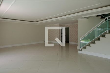 Sala de casa de condomínio à venda com 6 quartos, 600m² em Recreio dos Bandeirantes, Rio de Janeiro