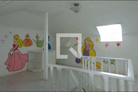 Casa de condomínio à venda com 600m², 6 quartos e 3 vagasSótão