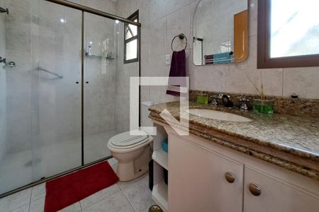 Casa à venda com 330m², 3 quartos e 8 vagas Casa à venda com 330m², 3 quartos e 8 vagasBanheiro da Suíte 3