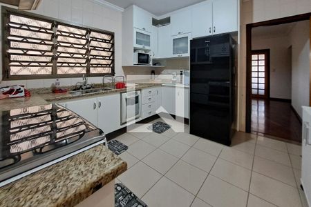 Casa à venda com 330m², 3 quartos e 8 vagas Casa à venda com 330m², 3 quartos e 8 vagasCozinha