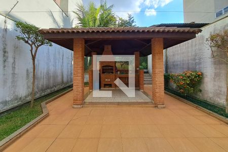 Casa à venda com 330m², 3 quartos e 8 vagas Casa à venda com 330m², 3 quartos e 8 vagasQuintal/Churrasqueira