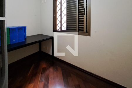 Casa à venda com 330m², 3 quartos e 8 vagas Casa à venda com 330m², 3 quartos e 8 vagasQuarto de Serviço