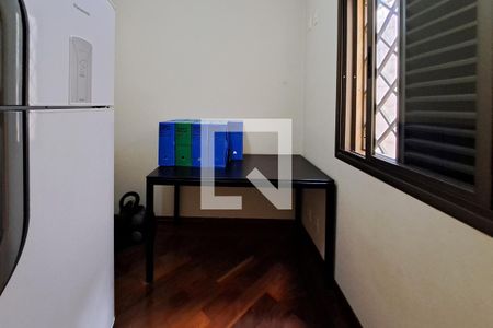 Casa à venda com 330m², 3 quartos e 8 vagas Casa à venda com 330m², 3 quartos e 8 vagasQuarto de Serviço