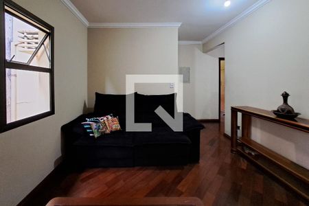 Casa à venda com 330m², 3 quartos e 8 vagas Casa à venda com 330m², 3 quartos e 8 vagasSala de TV
